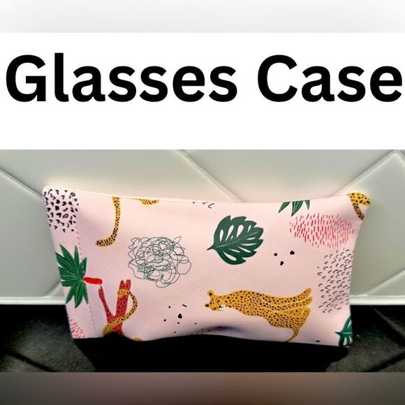 New Soft Glasses Case Pouch. Snap Closure. Soft interior with attached cloth - Picture 1 of 7